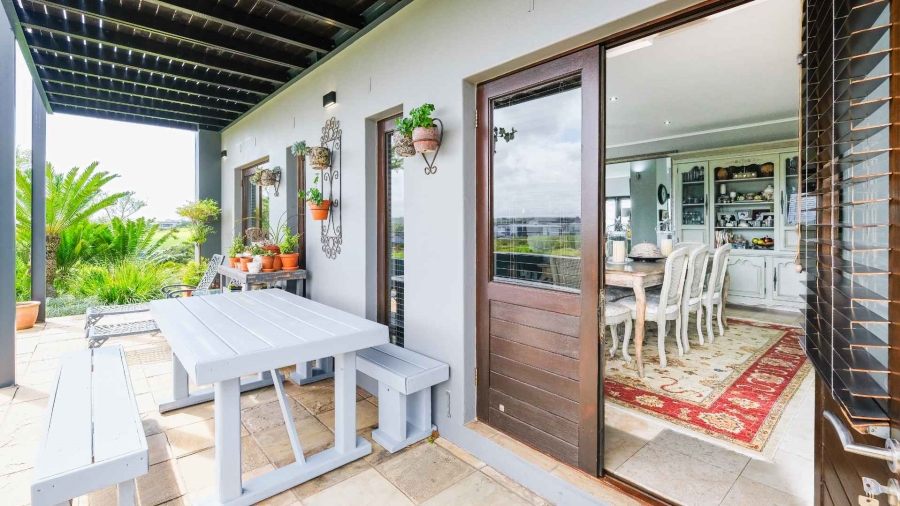 5 Bedroom Property for Sale in Oubaai Western Cape